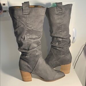 REPORT Women’s Tariq Tall Shaft Heeled Boot Gray

Size 9